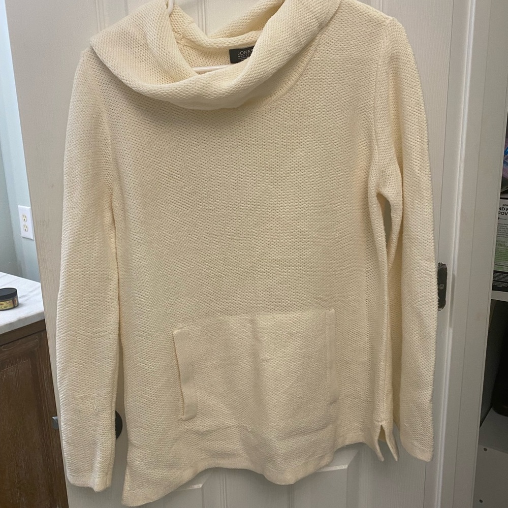 Jones New York Womens medium cowl neck cream sweater with front pocket